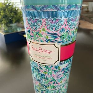 Lilly Pulitzer 24 oz tumbler